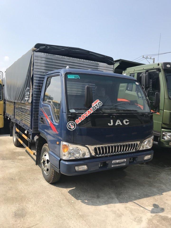 Bán xe tải Jac 4 tấn 9 giá rẻ nhất, đời 2017 màu xanh-2