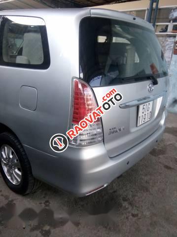 Bán Toyota Innova G đời 2010, màu bạc-3