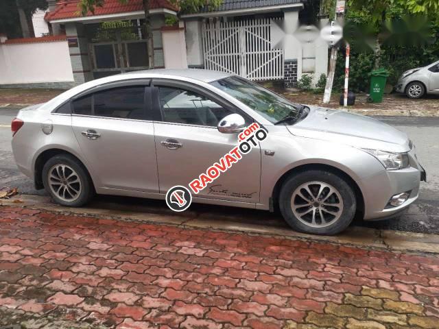 Chính chủ bán xe Chevrolet Cruze 2010, màu bạc-3