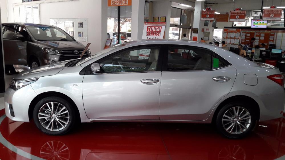 Bán xe Toyota Corolla altis 1.8V đời 2017, màu bạc, xe nhập-14