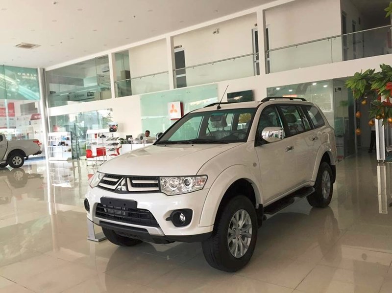 Bán Mitsubishi Pajero Sport đời 2017, màu trắng, nhập khẩu-4