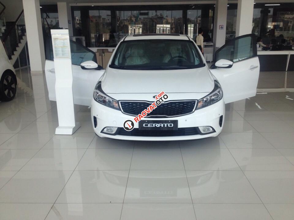 Cần bán Kia Cerato giá rẻ nhất, trả góp chỉ với 200tr, giao xe ngay-0