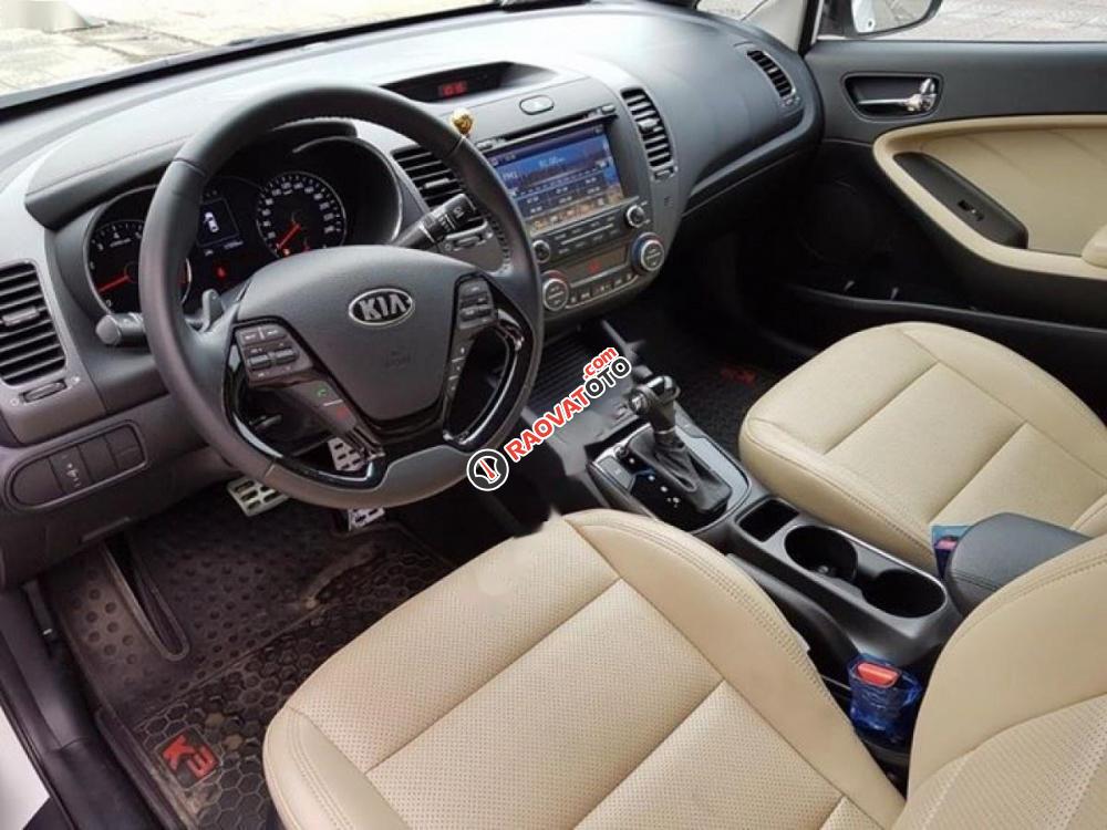 Cần bán gấp Kia Cerato 1.6AT đời 2016, màu trắng, giá tốt-7