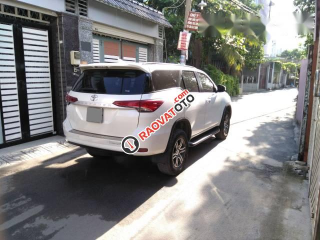 Cần bán lại xe Toyota Fortuner đời 2017, màu trắng-1