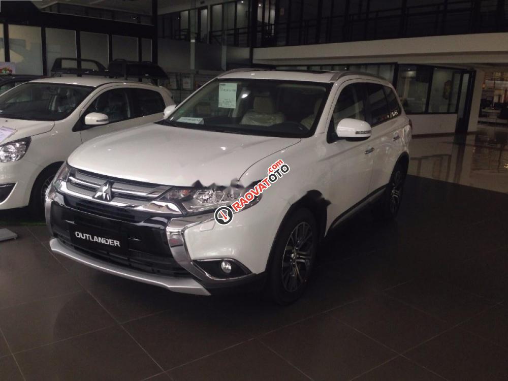 Bán Mitsubishi Outlander đời 2017, màu trắng, nhập khẩu, giá tốt-1