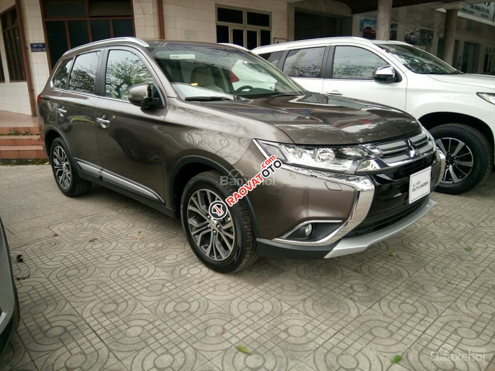 Bán Mitsubishi Outlander 2017 tại Quảng Bình, xe nhập Nhật Bản, đủ màu. Liên hệ ngay 0911.37.2939-5