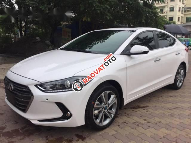 Bán xe Hyundai Elantra 2.0AT đời 2017, màu trắng, 609 triệu-3