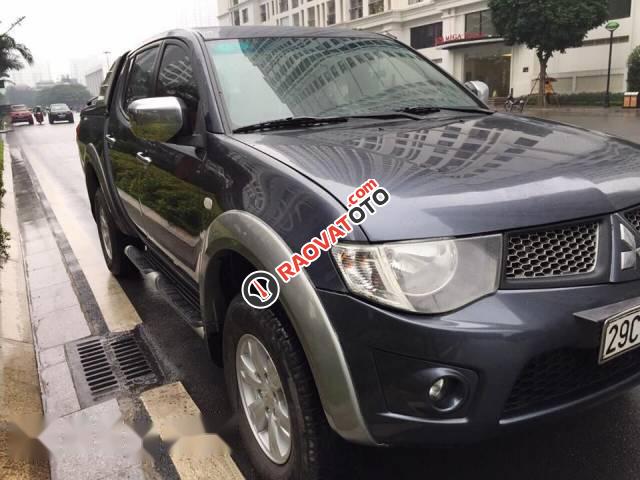 Cần bán xe Mitsubishi Triton MT đời 2010 như mới, giá tốt-1