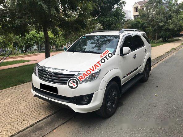 Cần bán gấp Toyota Fortuner Sportivo đời 2014, màu trắng chính chủ-4