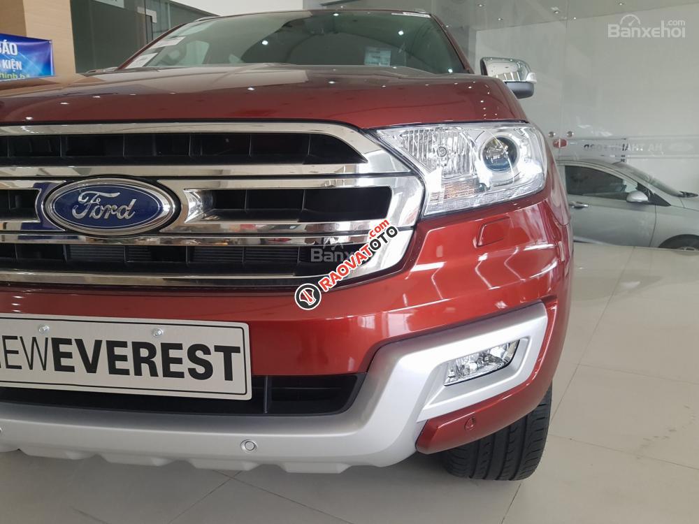 Bán xe Ford Everest 2.2L Titanium đời 2017, màu đỏ, xe nhập-14