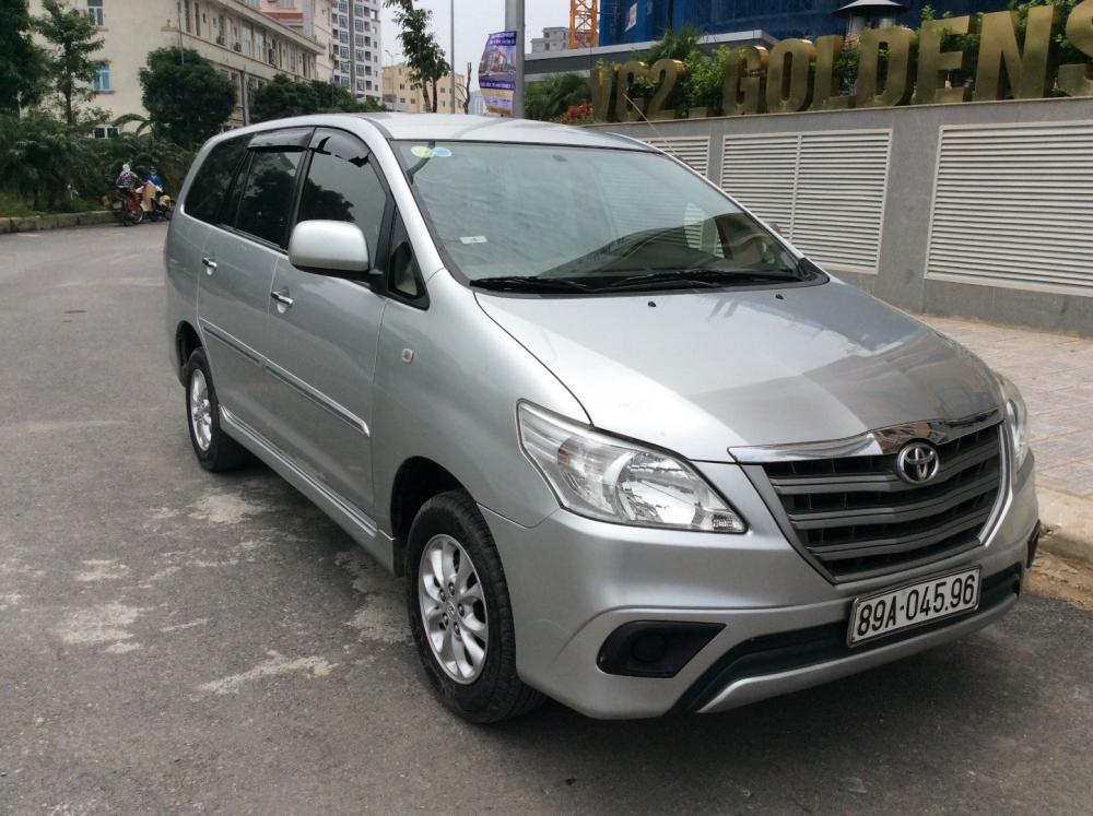 Bán Toyota Innova E 2014, màu bạc, nhập khẩu chính hãng-2