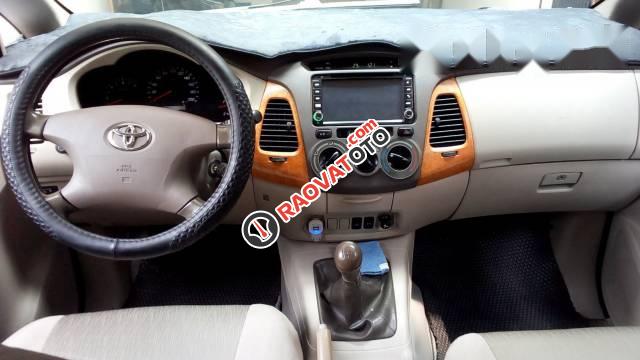 Bán Toyota Innova G năm 2009, màu bạc-4