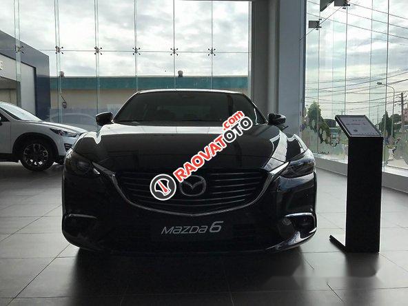 Bán xe Mazda 6 AT Premium đời 2017, màu đen-1