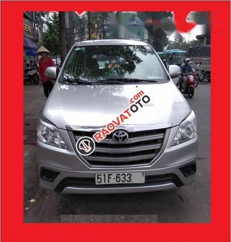 Bán Toyota Innova E 2016, màu bạc chính chủ, giá tốt-0