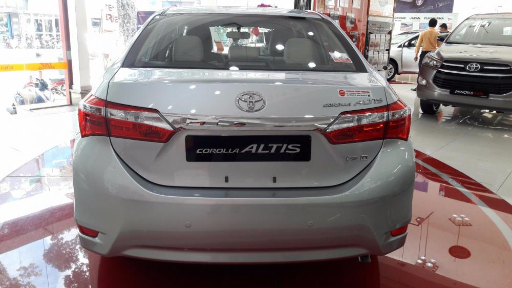 Bán xe Toyota Corolla altis 1.8V đời 2017, màu bạc, xe nhập-8