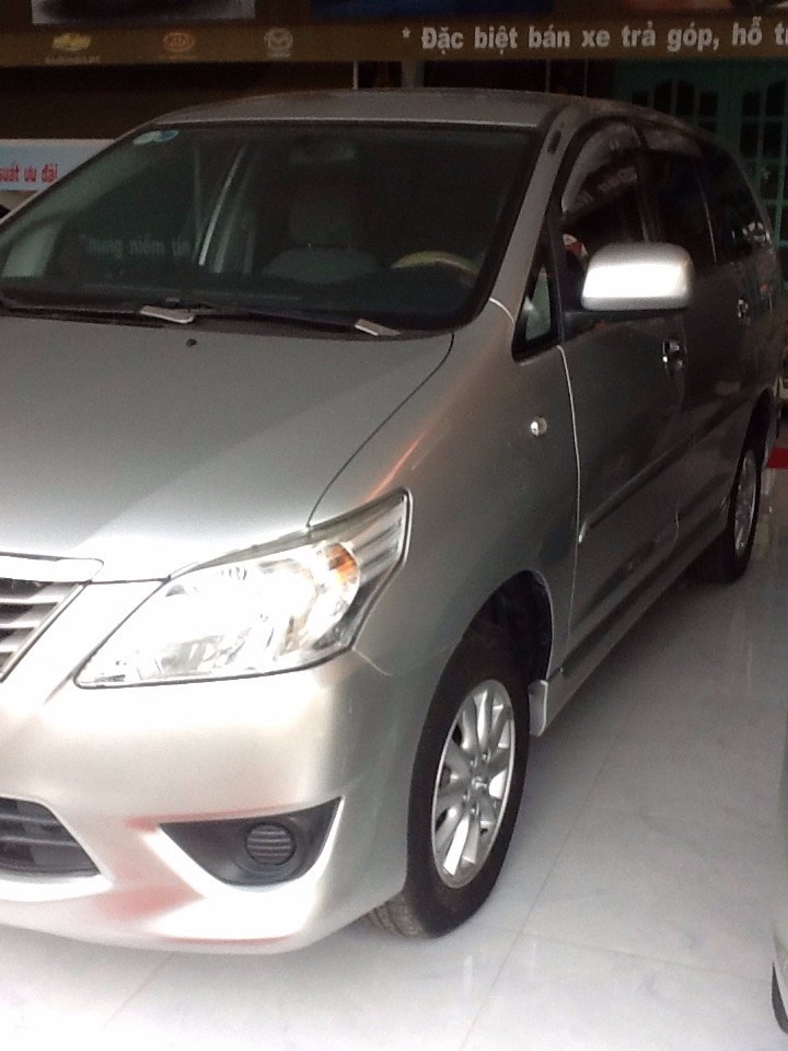 Cần bán lại xe Toyota Innova đời 2012, màu bạc-4