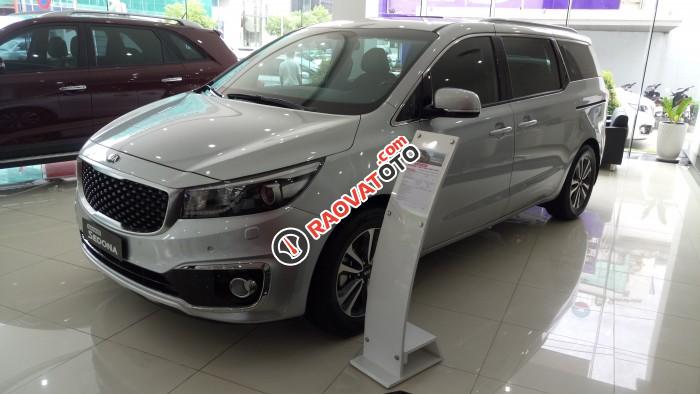 Bán ô tô Kia Sedona đời 2018, màu bạc-1