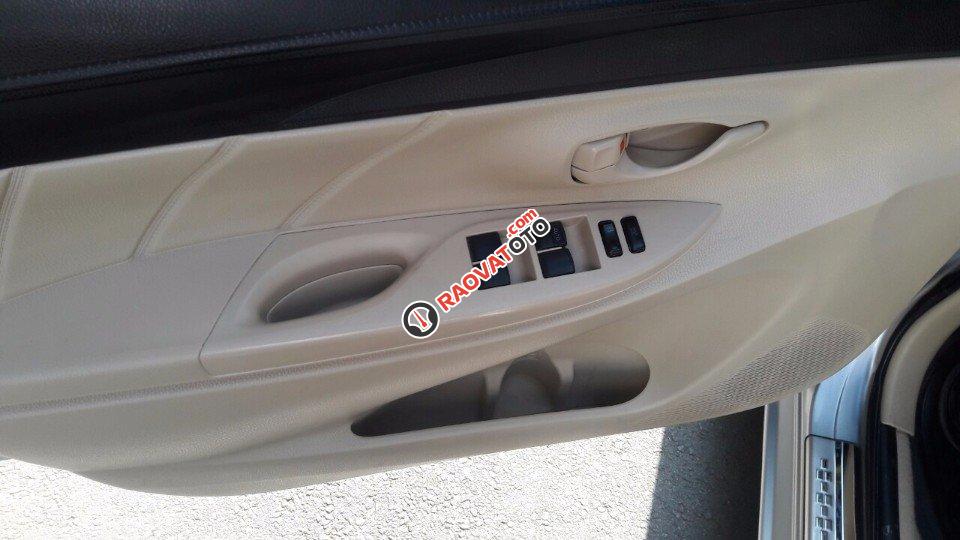 Bán xe Toyota Vios E đời 2016, màu bạc còn mới-2