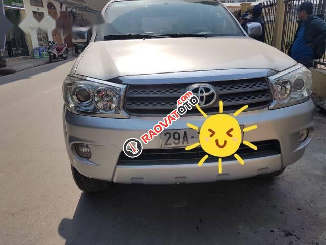 Bán ô tô Toyota Fortuner G đời 2011, màu bạc -1