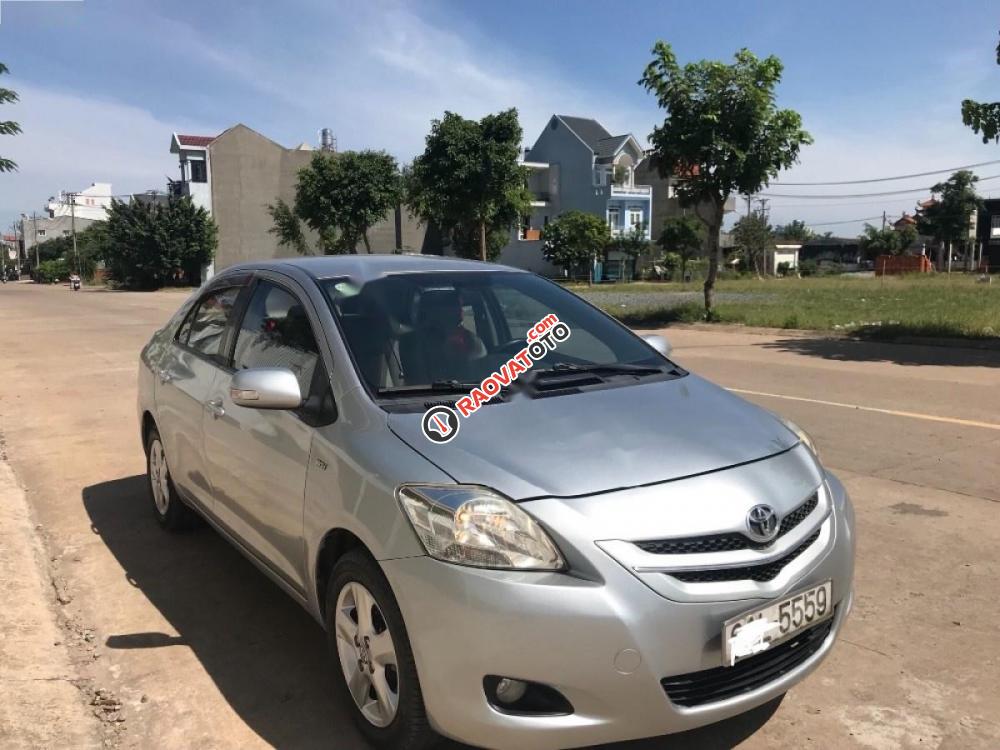 Cần bán gấp Toyota Vios AT đời 2009, màu bạc số tự động-0