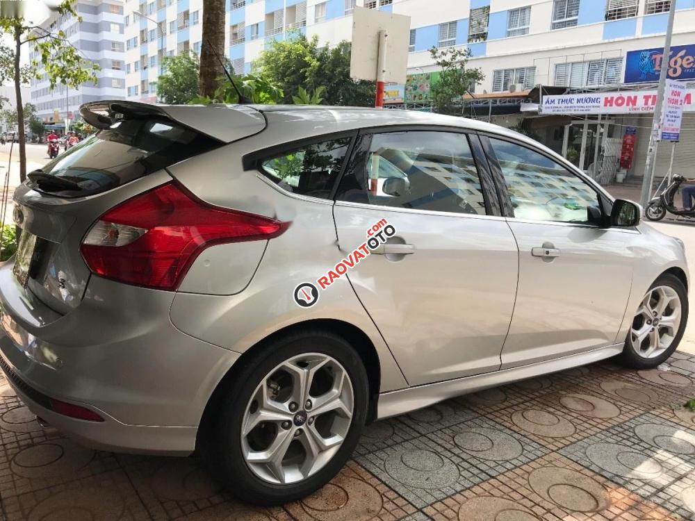 Bán Ford Focus đời 2013, màu bạc số tự động-2