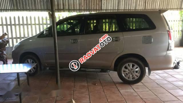 Bán Toyota Innova đời 2010, màu bạc -1