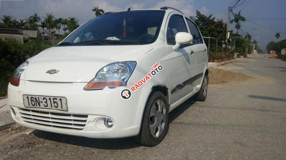 Bán Chevrolet Spark đời 2010, màu trắng xe gia đình-0