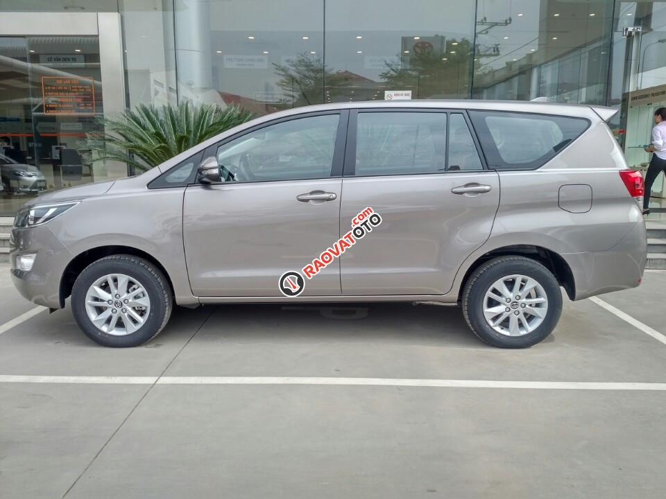 Toyota Innova E đời 2017, giảm giá cực sâu, tặng thêm gói phụ kiện, hỗ trợ mua xe trả góp-1