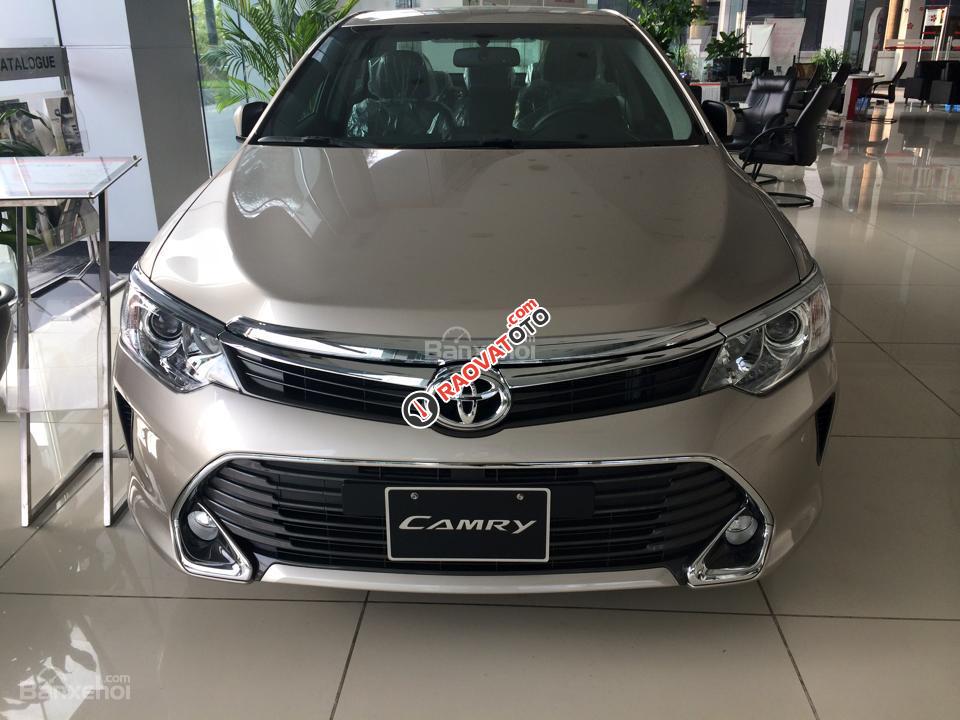 Cần bán xe Toyota Camry E đời 2018 đủ màu, giá tốt, hỗ trợ vay lên đến 90%, liên hệ 0911.404.101-0