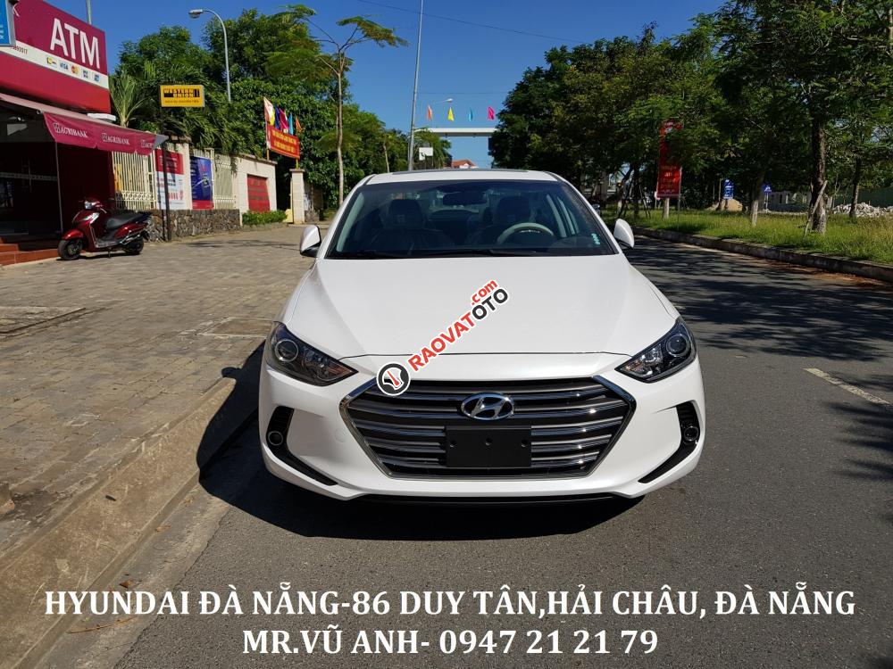 Xe Hyundai Elantra, màu trắng - Đà Nẵng, giảm  giá 80 triệu, chỉ còn 549 triệu, Lh: 0941 295 79-3