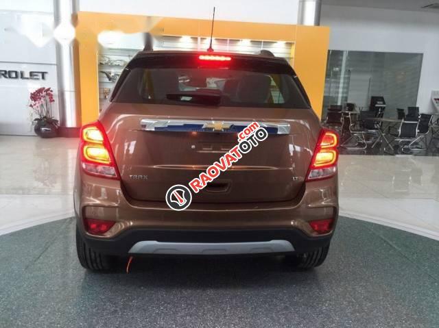 Cần bán Chevrolet Trax sản xuất 2017, màu nâu-2