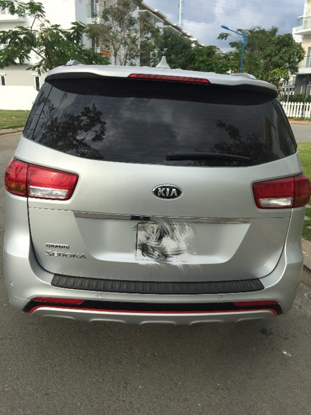 Cần bán gấp Kia Sedona đời 2015, nhập khẩu Hàn Quốc-3