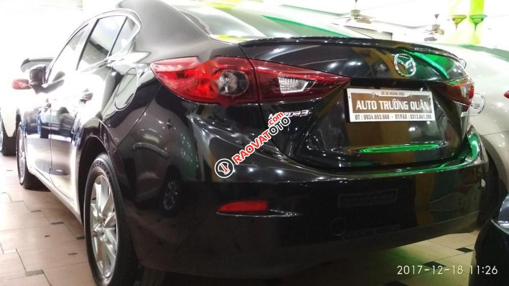 Cần bán xe Mazda 3 2016, màu đen, giá 618tr-8