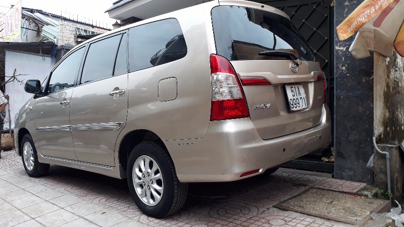 Cần bán xe Toyota Innova đời 2014, xe nhập-4