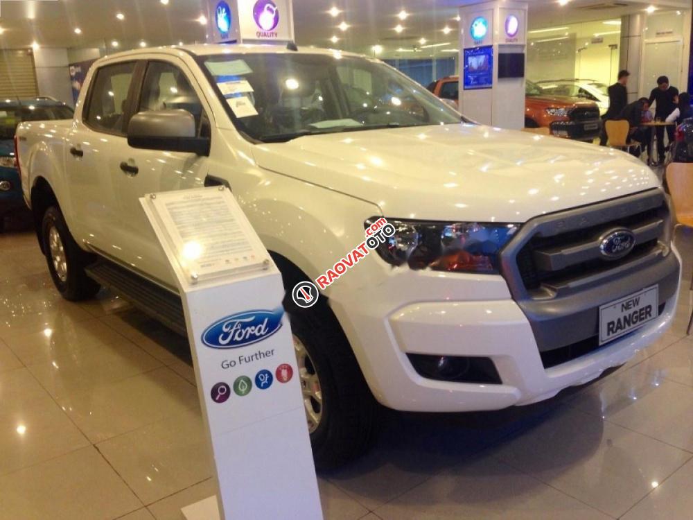 Bán xe Ford Ranger XLS 2.2L 4x2 AT đời 2017, màu trắng, nhập khẩu, giá tốt-4