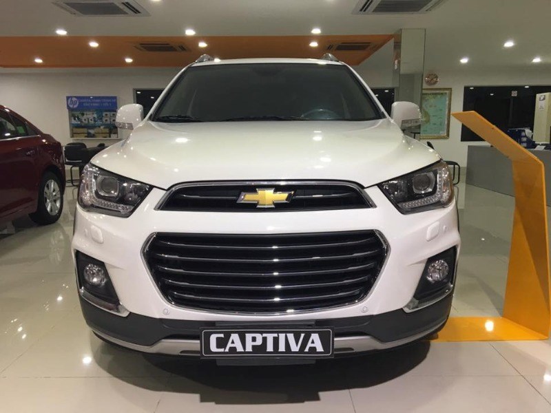 Bán Chevrolet Captiva năm 2017, màu trắng, nhập khẩu nguyên chiếc-3