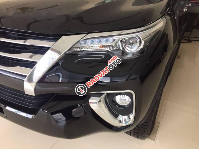 Cần bán xe Toyota Fortuner 2.7 V 2017, màu đen-5