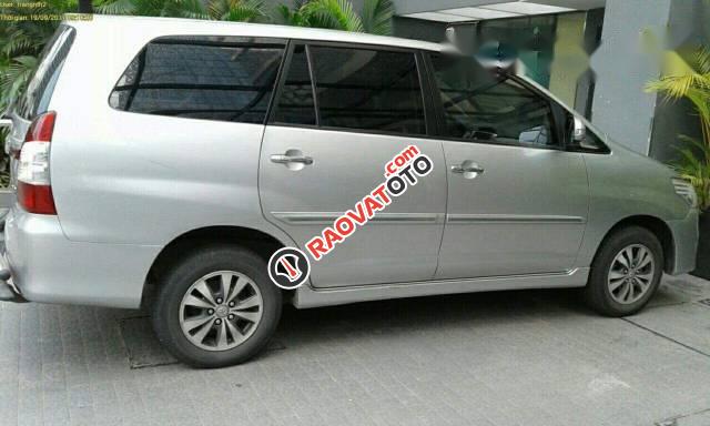 Bán Toyota Innova 2015, màu bạc, 600tr-3