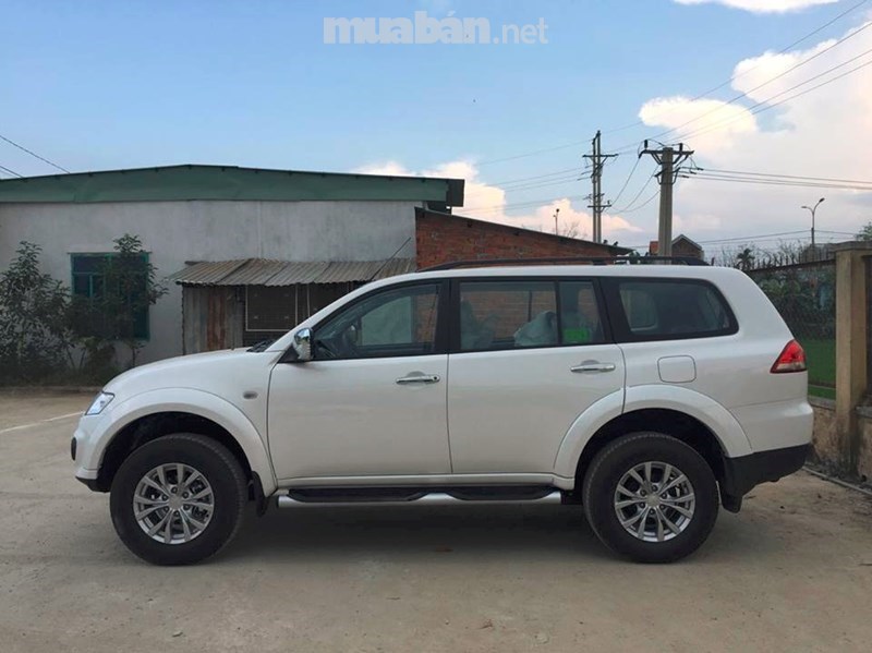 Bán ô tô Mitsubishi Pajero Sport đời 2017, màu trắng, nhập khẩu chính hãng, giá tốt-0