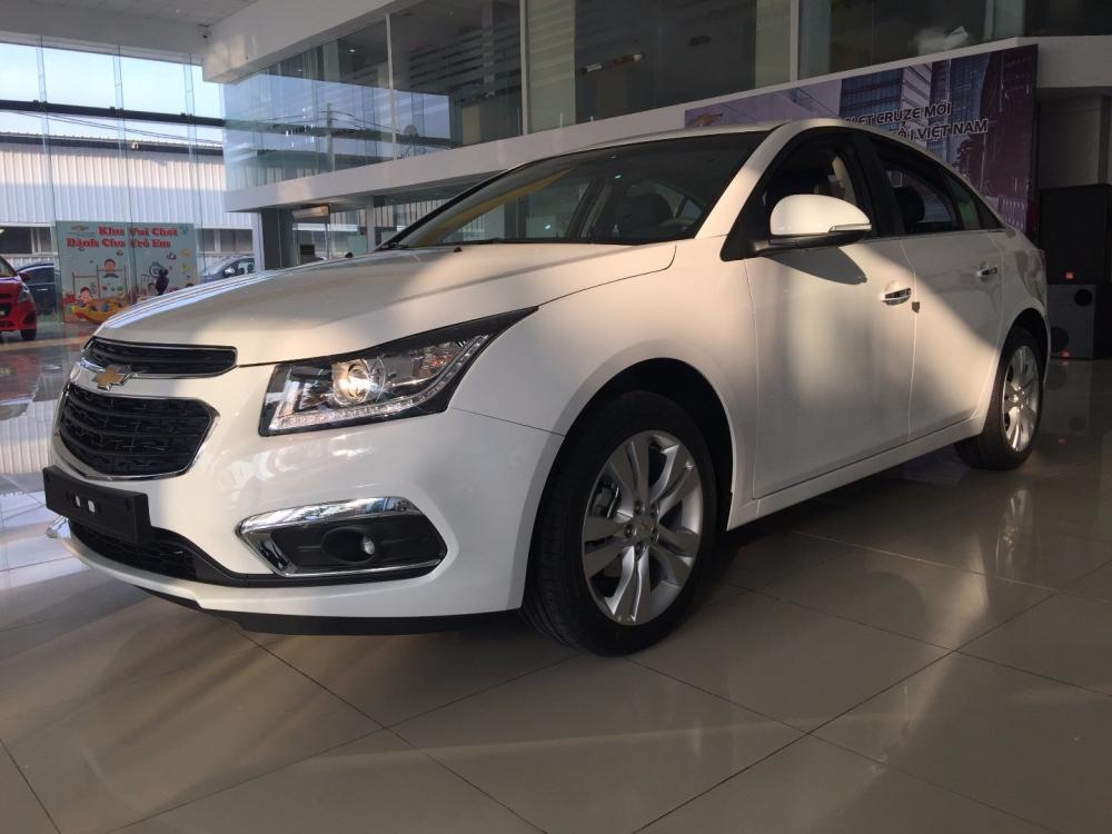 Bán xe Chevrolet Cruze đời 2017, màu trắng, nhập khẩu -2