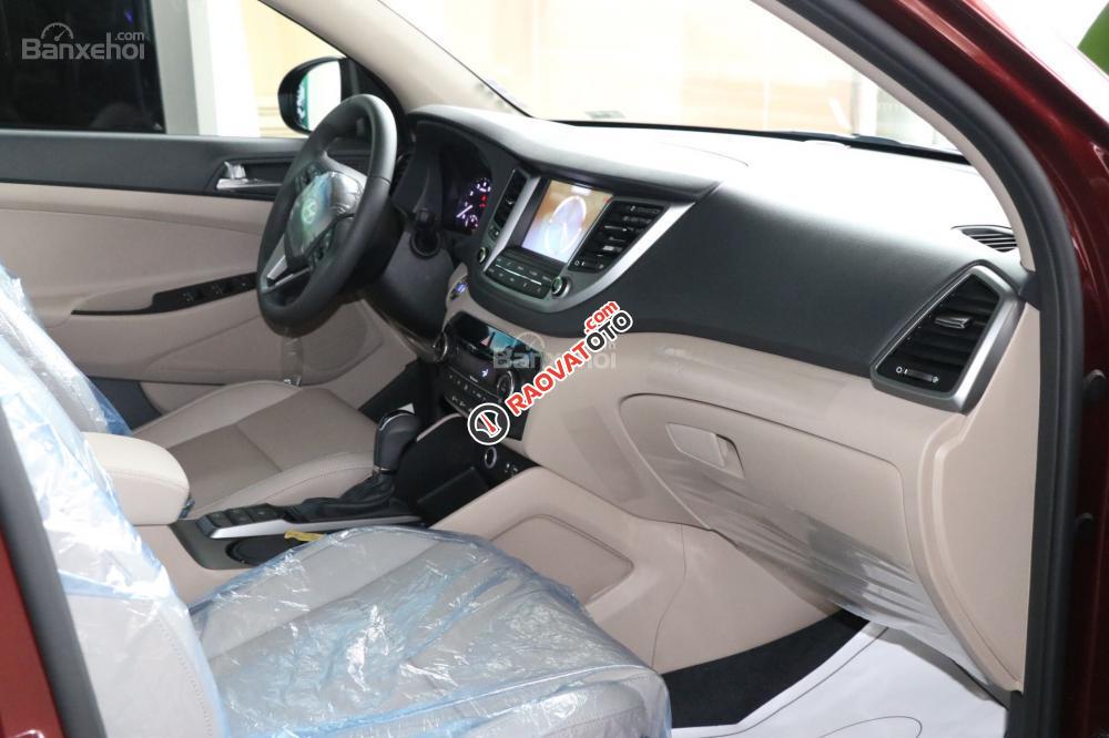Hyundai Tucson 2017 bản full, máy xăng. Hỗ trợ vay vốn 80% giá trị xe, hotline: 0948945599 - 0935904141-1