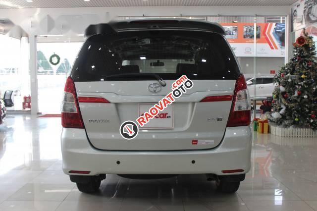 Bán Toyota Innova E 2.0MT đời 2016, màu bạc-3