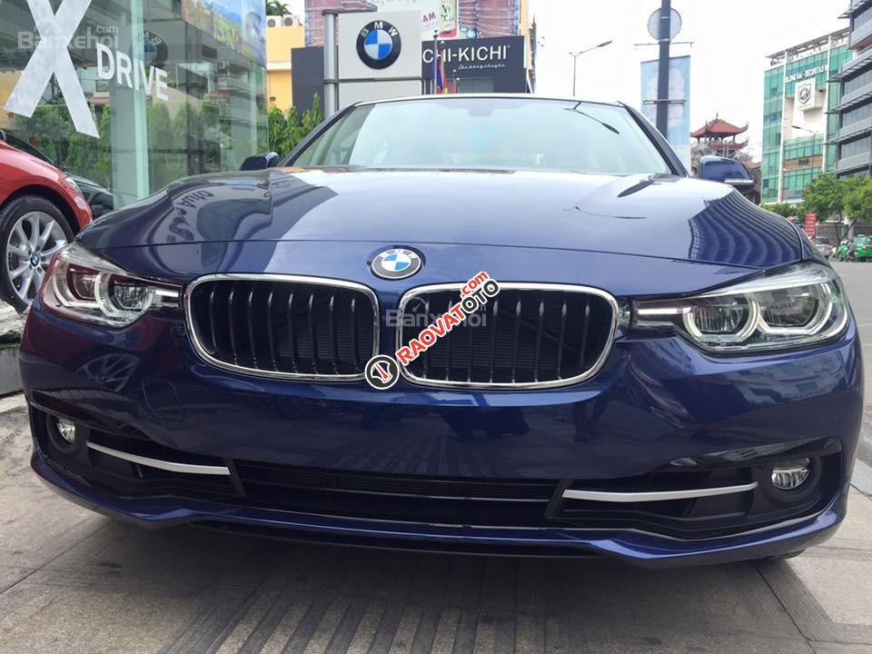 BMW 3 Series 330i năm 2017, màu xanh, xe nhập, cam kết giá rẻ nhất, có xe giao ngay-1