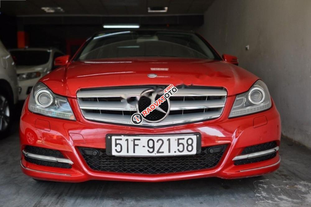 Cần bán Mercedes C200 đời 2011, màu đỏ, 695 triệu-1