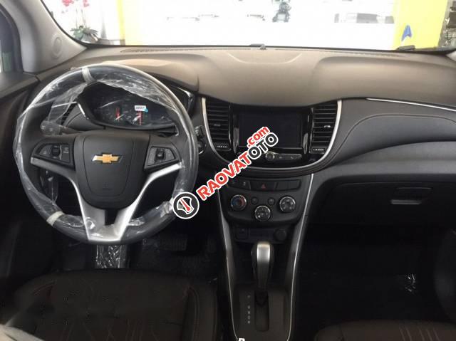 Cần bán Chevrolet Trax sản xuất 2017, màu nâu-3