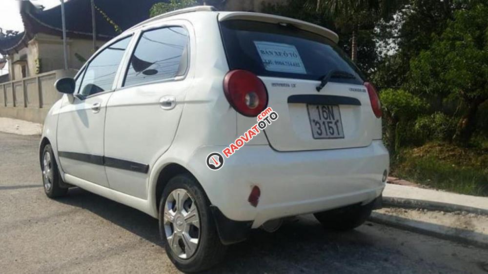 Bán Chevrolet Spark đời 2010, màu trắng xe gia đình-1