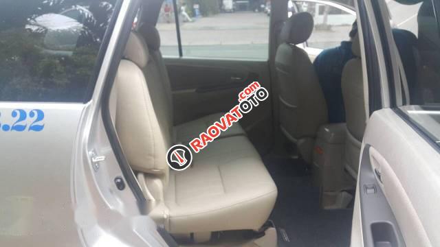 Bán Toyota Innova đời 2016, màu bạc-1