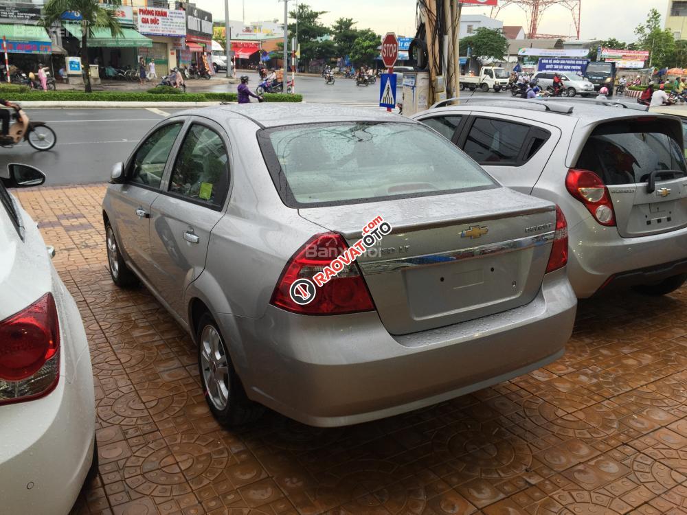 Chevrolet Aveo LT 1.4L màu bạc 5 chỗ, hỗ trợ vay ngân hàng đến 90%, LH: 0945.307.489-1