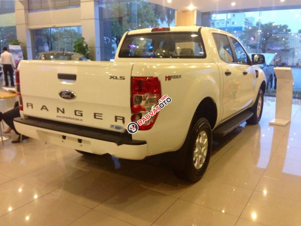 Bán xe Ford Ranger XLS 2.2L 4x2 AT đời 2017, màu trắng, nhập khẩu, giá tốt-2