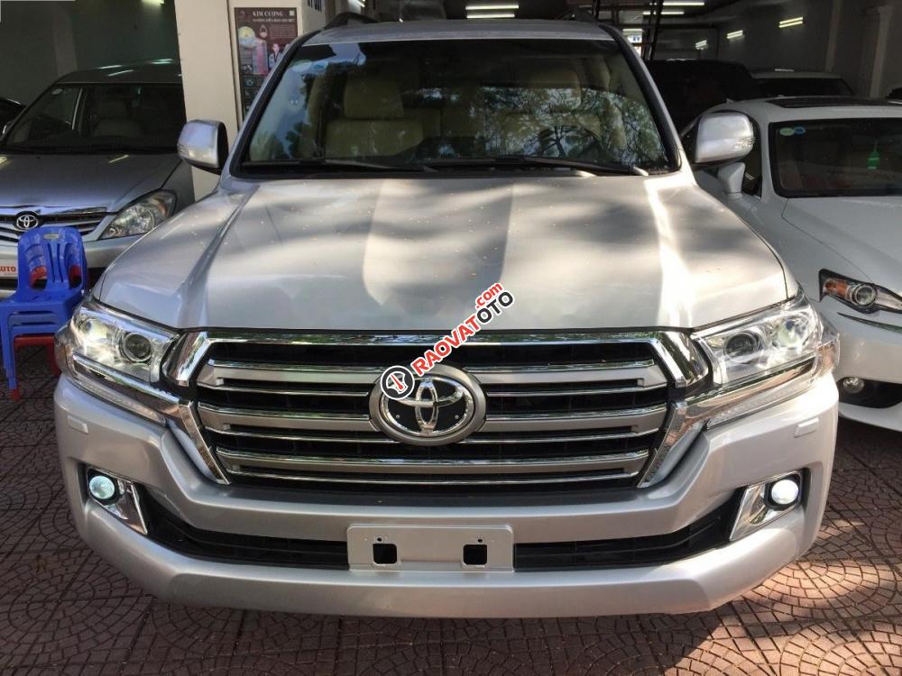 Cần bán gấp Toyota Land Cruiser V8 4.6 đời 2017, màu bạc, nhập khẩu số tự động-1